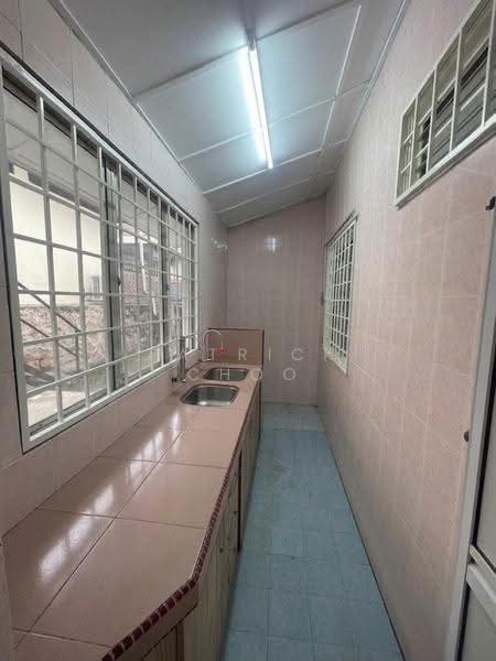 Rumah Teres 2-Tingkat untuk Dijual di Bandar Tun Hussein Onn (Cheras) - Patrick Choo - Kitchen - PropertyGuru.com.my