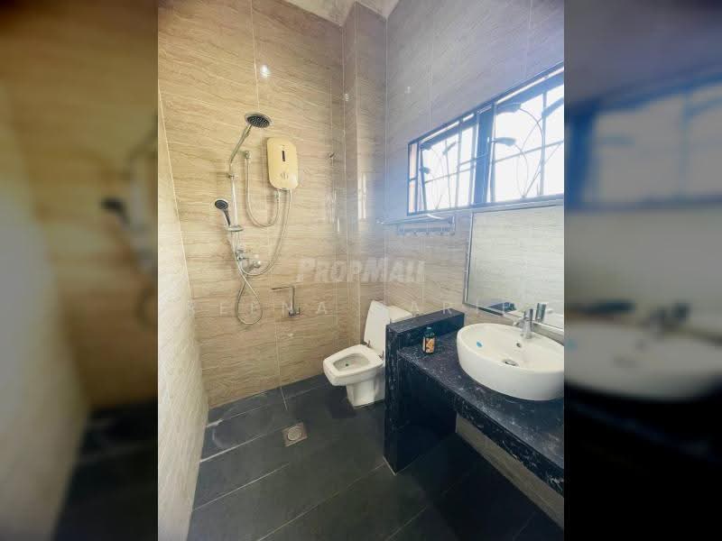 Bungalow House for Sale in Bungalow 2 Storey Taman Permai Jaya (Gombak) - Reena Sarif - Bathroom - PropertyGuru.com.my