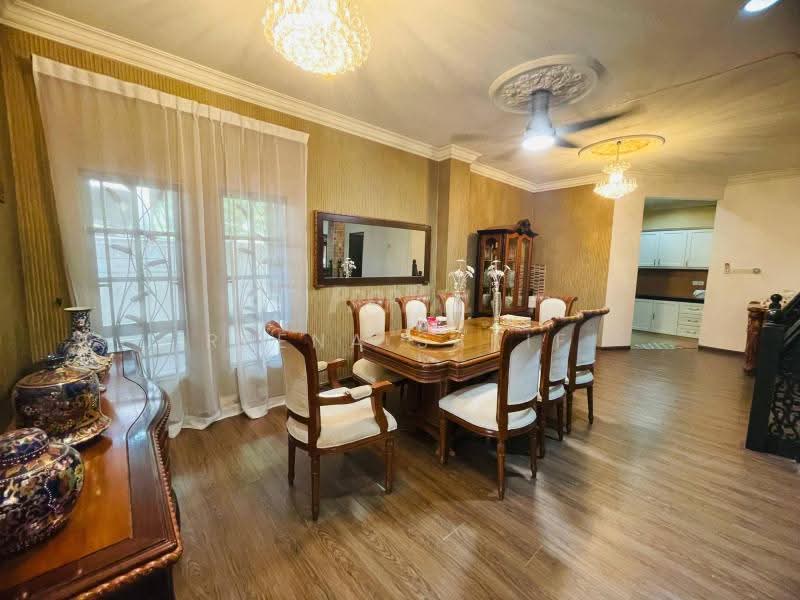 Bungalow House for Sale in Bungalow 2 Storey Taman Permai Jaya (Gombak) - Reena Sarif - Dining Room - PropertyGuru.com.my