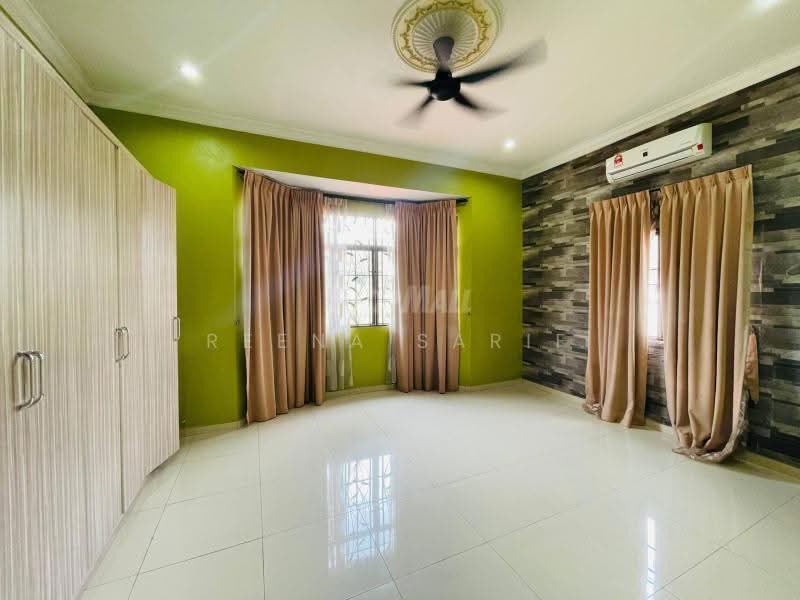 Bungalow House for Sale in Bungalow 2 Storey Taman Permai Jaya (Gombak) - Reena Sarif - Bedroom - PropertyGuru.com.my