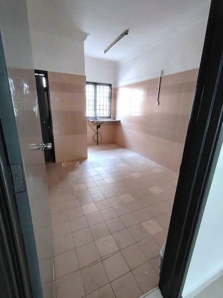 2-storey Terraced House for Sale in Taman Mount Austin (Tebrau) - Karl Lim - Kitchen - PropertyGuru.com.my