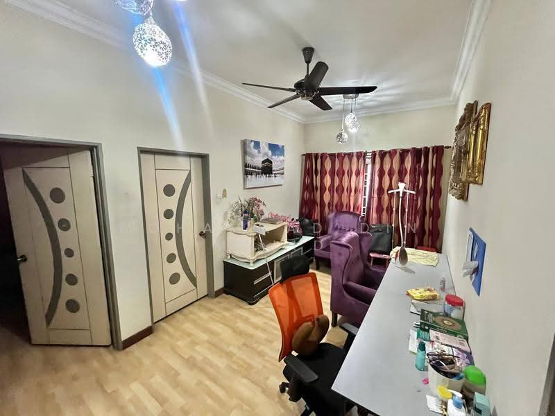 2-storey Terraced House for Sale in Kota Bayuemas (Klang) - Mohammad Din Majid - Living Room - PropertyGuru.com.my