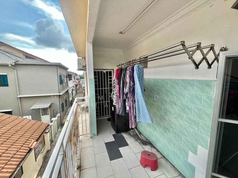 2-storey Terraced House for Sale in Kota Bayuemas (Klang) - Mohammad Din Majid - Balcony - PropertyGuru.com.my