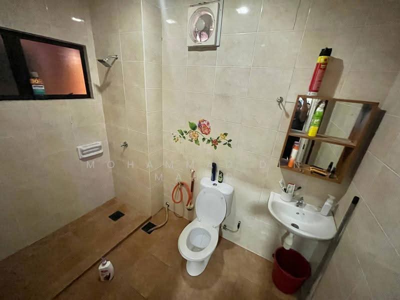2-storey Terraced House for Sale in Kota Bayuemas (Klang) - Mohammad Din Majid - Bathroom - PropertyGuru.com.my