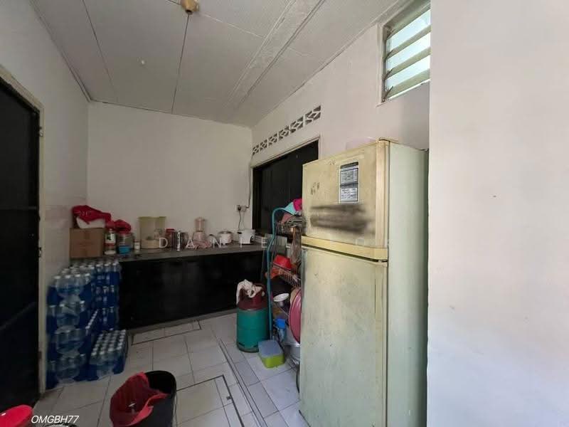 Rumah Teres 2-Tingkat untuk Dijual di Kampung Batu Belah (Klang) - Daniel Kok - Kitchen - PropertyGuru.com.my