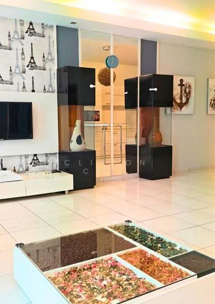 Kondominium untuk Disewa di The Brezza - Clifton Chee - Living Room - PropertyGuru.com.my
