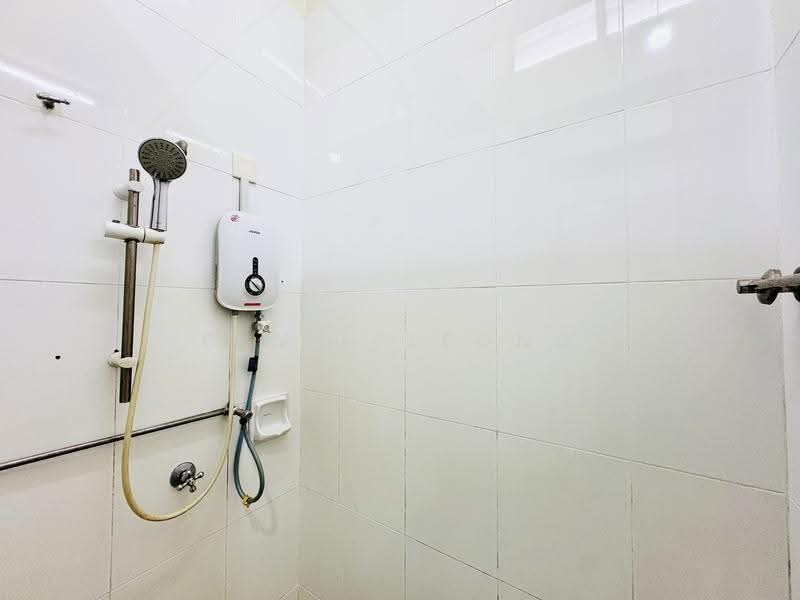 Terraced House for Rent in Tanjung Tokong (Penang) - Elwin Leong - Bathroom - PropertyGuru.com.my