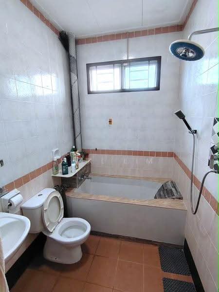 Rumah Teres 2-Tingkat untuk Dijual di Taman Desa Tebrau (Tebrau) - Karl Lim - Bathroom - PropertyGuru.com.my