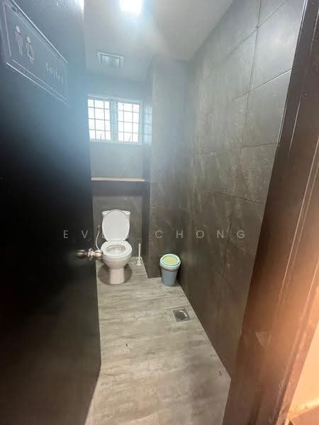 Kedai / Pejabat untuk Dijual di Taman Maluri (Cheras) - Even Chong - Bathroom - PropertyGuru.com.my