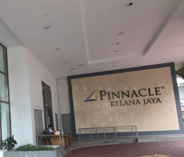 Kediaman Servis untuk Dijual di Pinnacle Kelana Jaya - Hector Cheah - Entrance - PropertyGuru.com.my