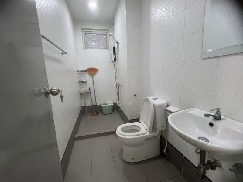 Kediaman Servis untuk Dijual di Seasons Amara Larkin - Ivy Chow - Bathroom - PropertyGuru.com.my