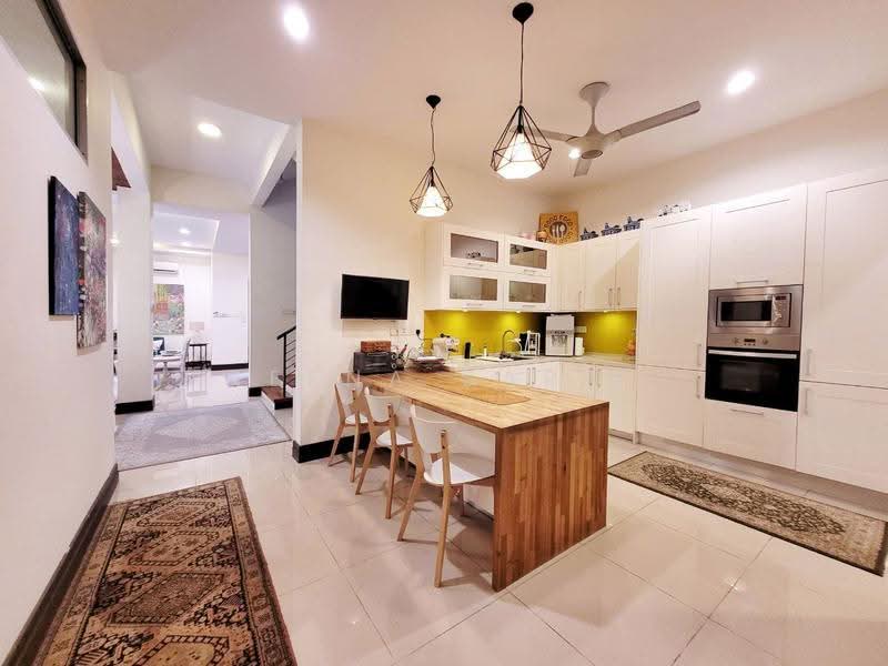 Semi-Detached House for Sale in Desa Sri Hartamas (Sri Hartamas) - Reena Sarif - Kitchen - PropertyGuru.com.my
