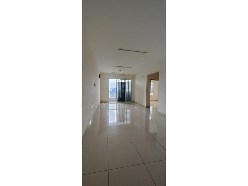 Kediaman Servis untuk Dijual di Platinum Lake PV 21 - Ivan Lim - Living Room - PropertyGuru.com.my