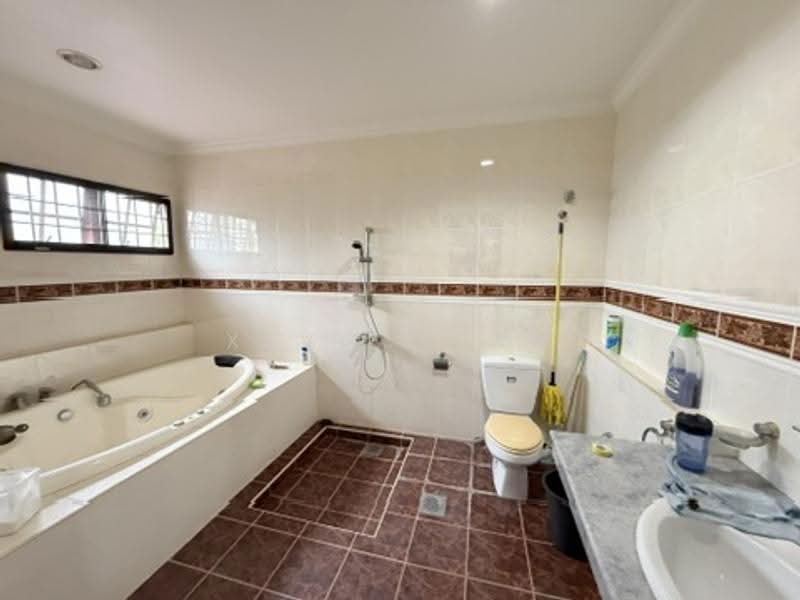 Bungalow House for Sale in Nilai (Negeri Sembilan) - Xavier Lim - Bathroom - PropertyGuru.com.my