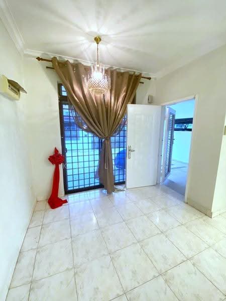 2-storey Terraced House for Sale in Taman Mount Austin (Tebrau) - Karl Lim - Living Room - PropertyGuru.com.my