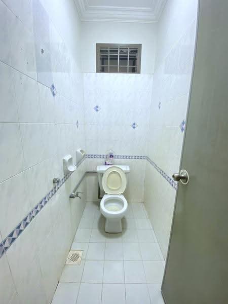 2-storey Terraced House for Sale in Taman Mount Austin (Tebrau) - Karl Lim - Bathroom - PropertyGuru.com.my