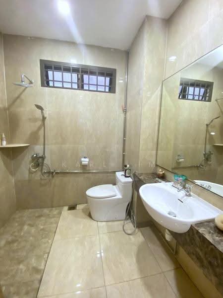 2-storey Terraced House for Sale in Taman Mount Austin (Tebrau) - Karl Lim - Bathroom - PropertyGuru.com.my