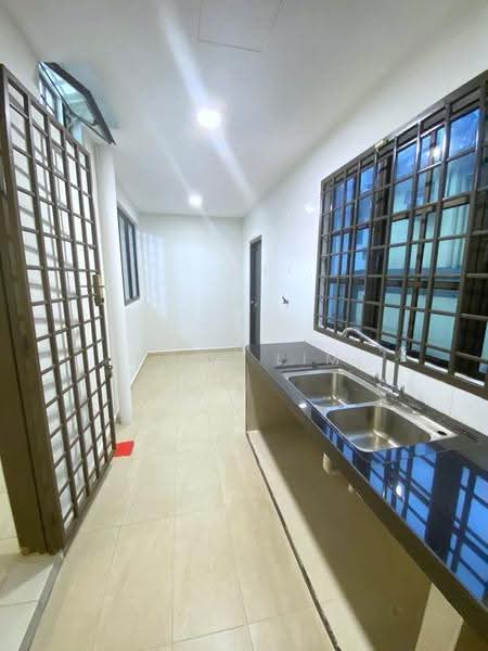 2-storey Terraced House for Sale in Taman Mount Austin (Tebrau) - Karl Lim - Kitchen - PropertyGuru.com.my