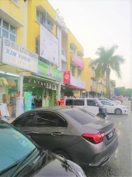 Shop for Rent in Taman Bukit Serdang (Seri Kembangan) - Brandon Yee - Exterior - PropertyGuru.com.my