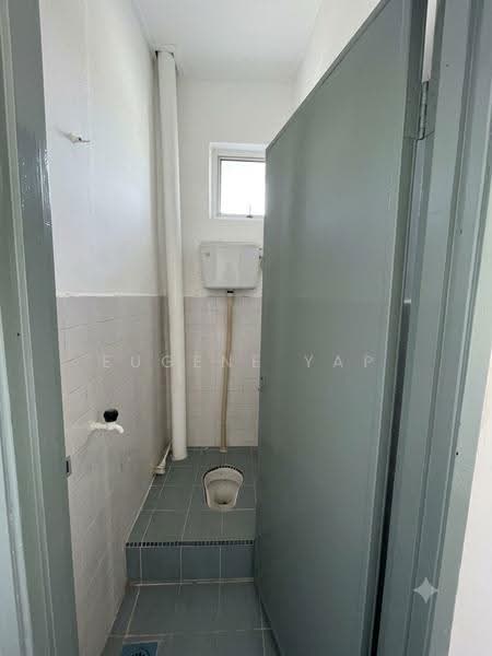 Shop for Rent in Seksyen 4 (Bandar Baru Bangi) - Eugene Yap - Bathroom - PropertyGuru.com.my
