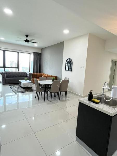 Kediaman Servis untuk Dijual di Southkey Mosaic - Jason Sim - Living Room - PropertyGuru.com.my