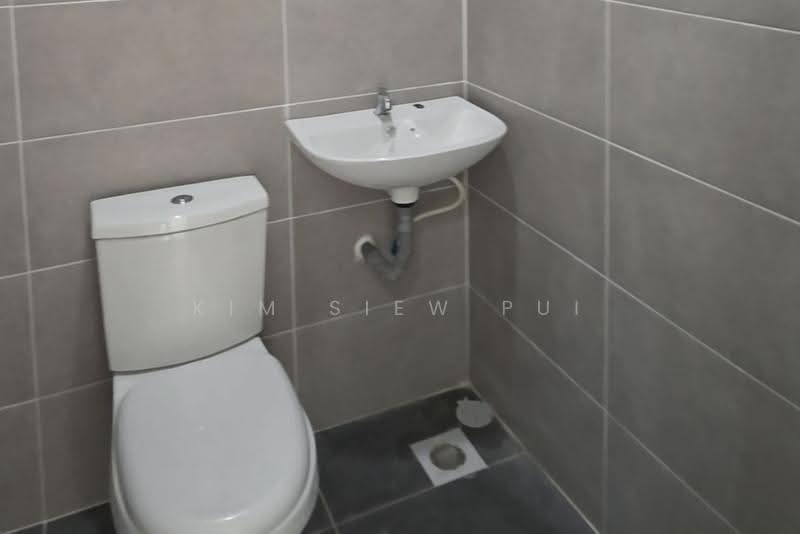 Semi-Detached House for Rent in Kampung Kuala Nal (Kuala Krai) - Kim Siew Pui - Bathroom - PropertyGuru.com.my
