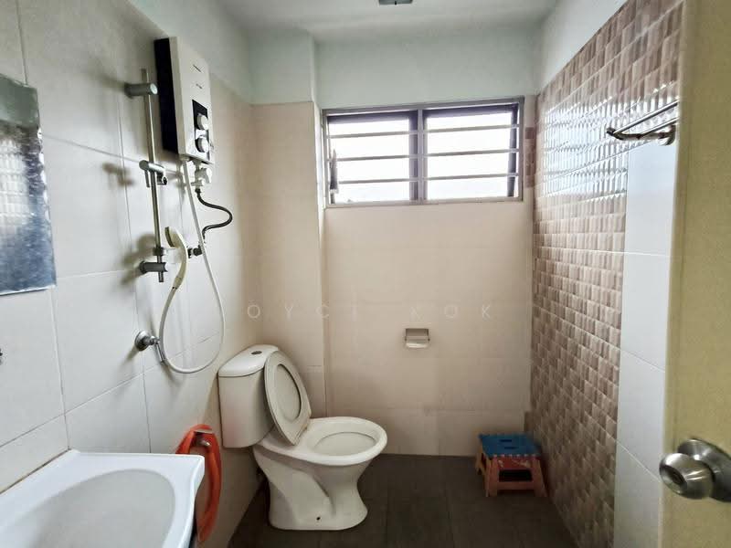 2-storey Terraced House for Sale in Usj 6 (Subang Jaya) - Joyce Kok - Bathroom - PropertyGuru.com.my
