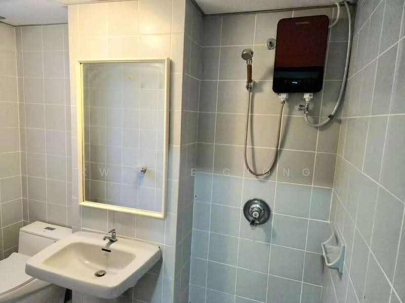 Condominium for Sale at 1A Stonor - Kweenie Chong - Bathroom - PropertyGuru.com.my