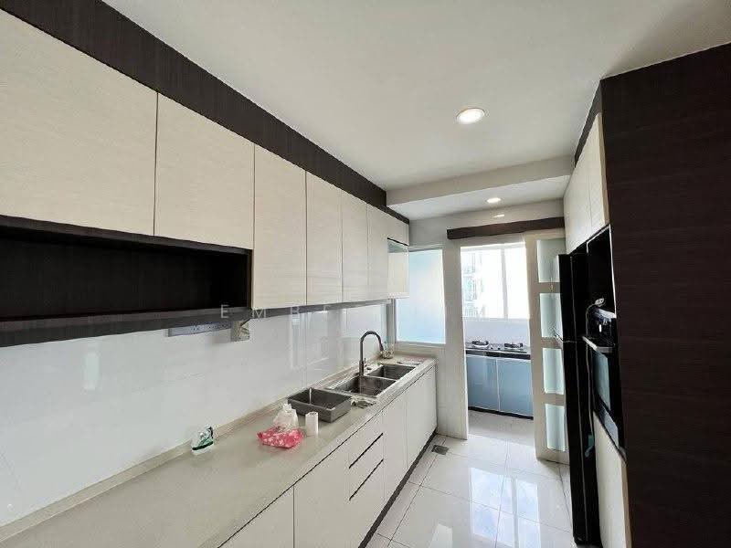 Condominium for Sale at D'Suites Akasia Horizon @ Horizon Hills - Ember Lim - Kitchen - PropertyGuru.com.my