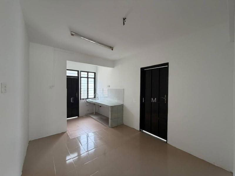 Rumah Teres 2-Tingkat untuk Dijual di Taman Sri Pulai Perdana (Skudai) - Ember Lim - Kitchen - PropertyGuru.com.my