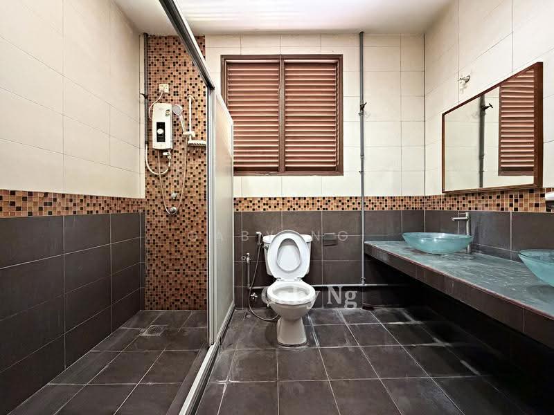 Rumah Berkembar untuk Dijual di Sungai Long (Bandar Sungai Long) - Gaby Ng - Bathroom - PropertyGuru.com.my