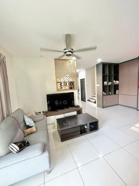 Rumah Teres 2.5-Tingkat untuk Dijual di Bandar Country Homes (Rawang) - Samson Lee - Living Room - PropertyGuru.com.my