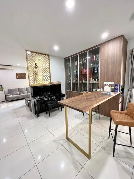 Rumah Teres 2.5-Tingkat untuk Dijual di Bandar Country Homes (Rawang) - Samson Lee - Living Room - PropertyGuru.com.my