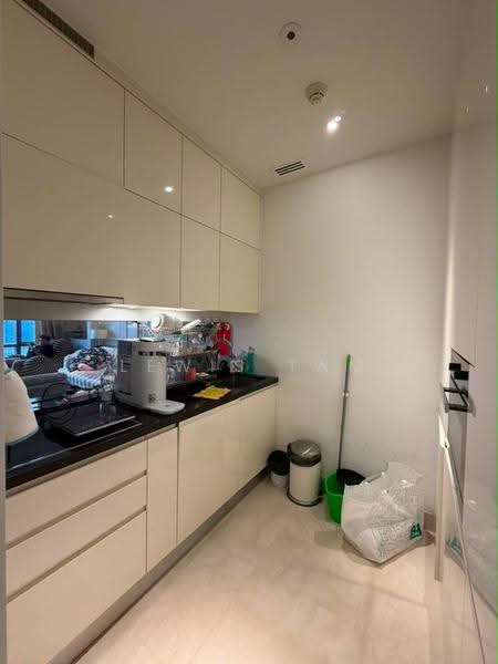 Kediaman Servis untuk Dijual di Pavilion Suites - Lewis Tam - Kitchen - PropertyGuru.com.my