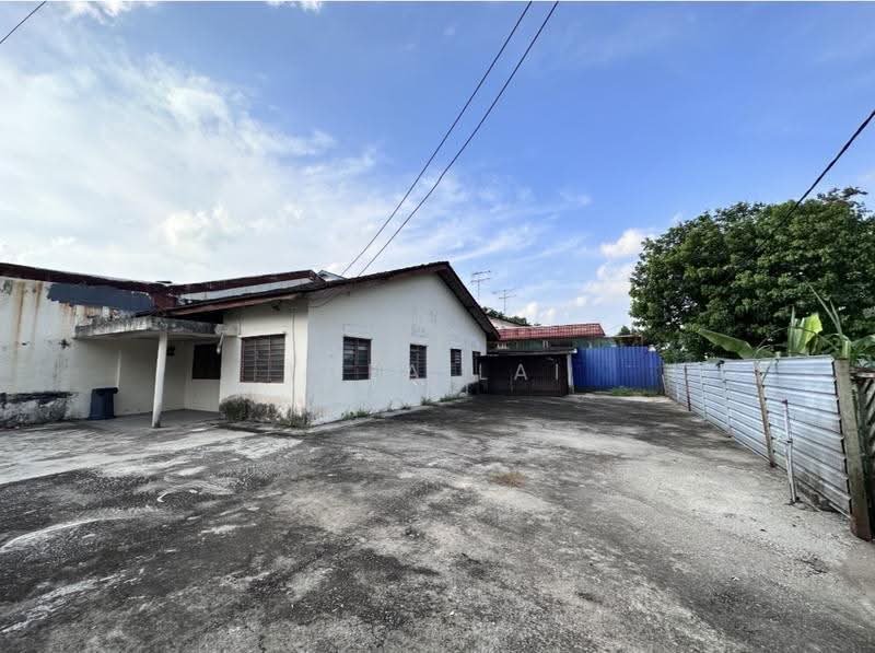 Semi-Detached House for Rent in Taman Senai Baru (Senai) - Thea Lai - Exterior - PropertyGuru.com.my