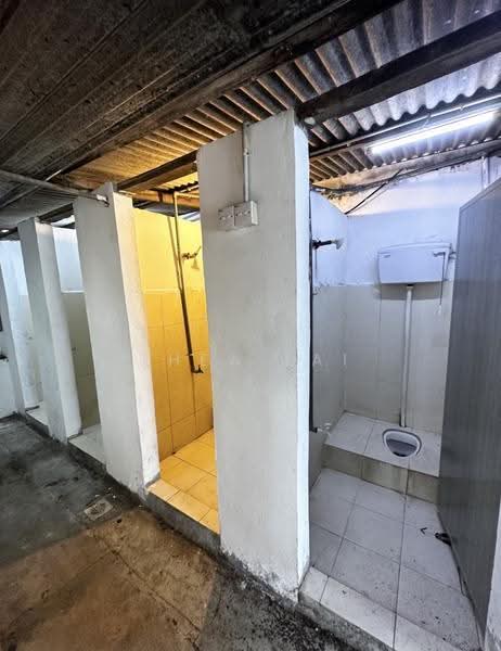 Semi-Detached House for Rent in Taman Senai Baru (Senai) - Thea Lai - Bathroom - PropertyGuru.com.my
