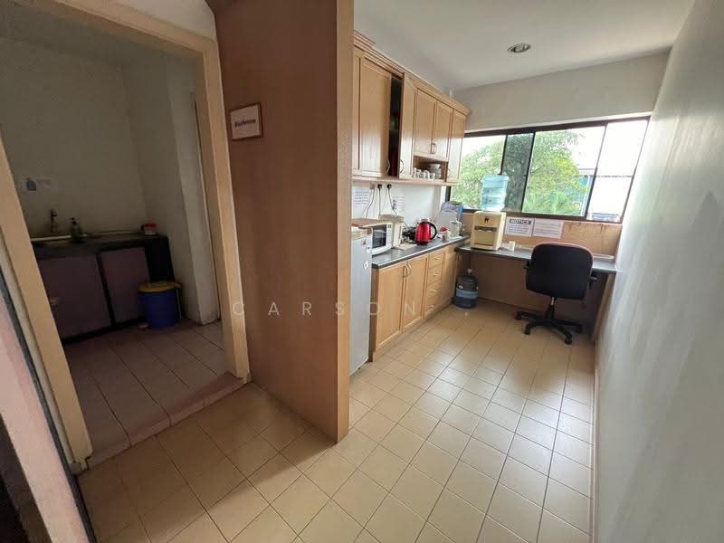 Semi-D Factory for Sale in Taman Desa Cemerlang (Ulu Tiram) - Carson . - Kitchen - PropertyGuru.com.my