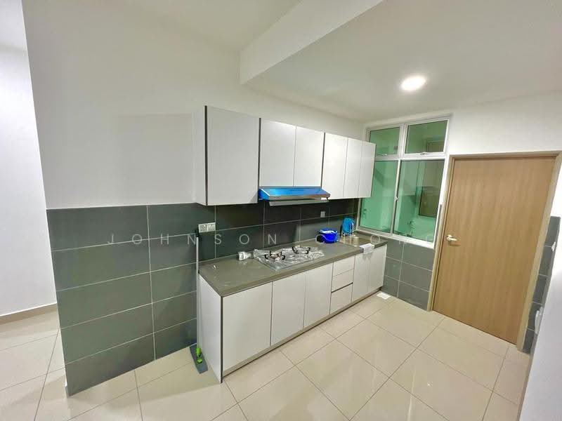 Kediaman Servis untuk Dijual di SKS Habitat - Johnson Chong - Kitchen - PropertyGuru.com.my