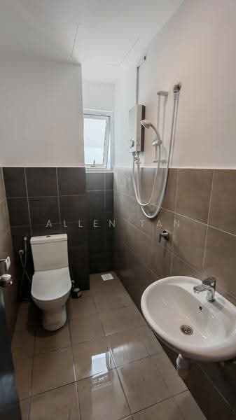 Apartment for Rent at Residensi Akasia Jubilee - Allen Tan - Bathroom - PropertyGuru.com.my