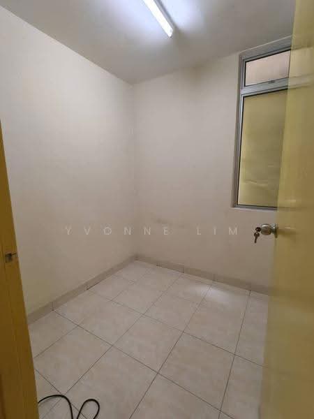 Kediaman Servis untuk Dijual di Nusa Bestari Shoplot Apartment - Yvonne Lim - Interior - PropertyGuru.com.my