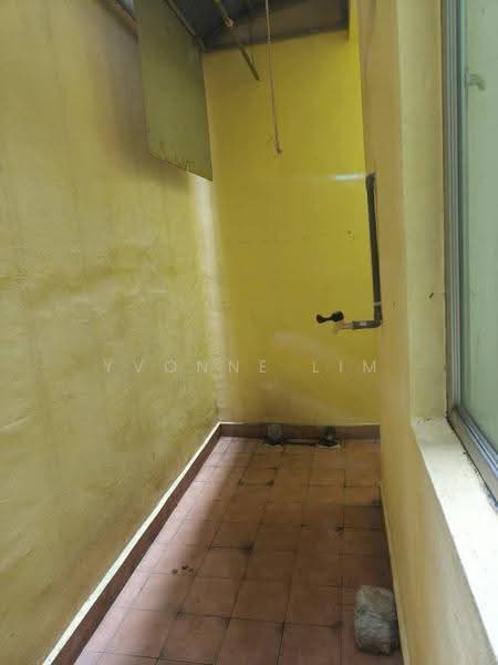 Kediaman Servis untuk Dijual di Nusa Bestari Shoplot Apartment - Yvonne Lim - Interior - PropertyGuru.com.my