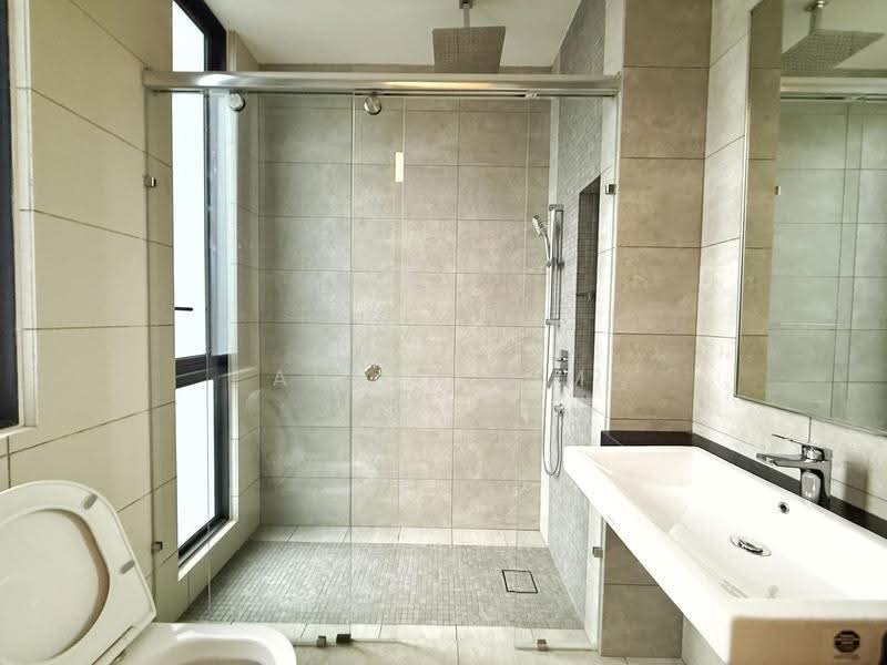 Kediaman Servis untuk Disewa di The Sentral Suites - Alice Lim - Bathroom - PropertyGuru.com.my