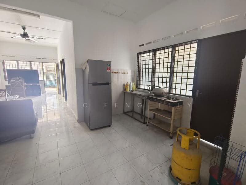Rumah Teres 1-Tingkat untuk Dijual di Taman Universiti (Skudai) - Coco Feng Lily - Kitchen - PropertyGuru.com.my