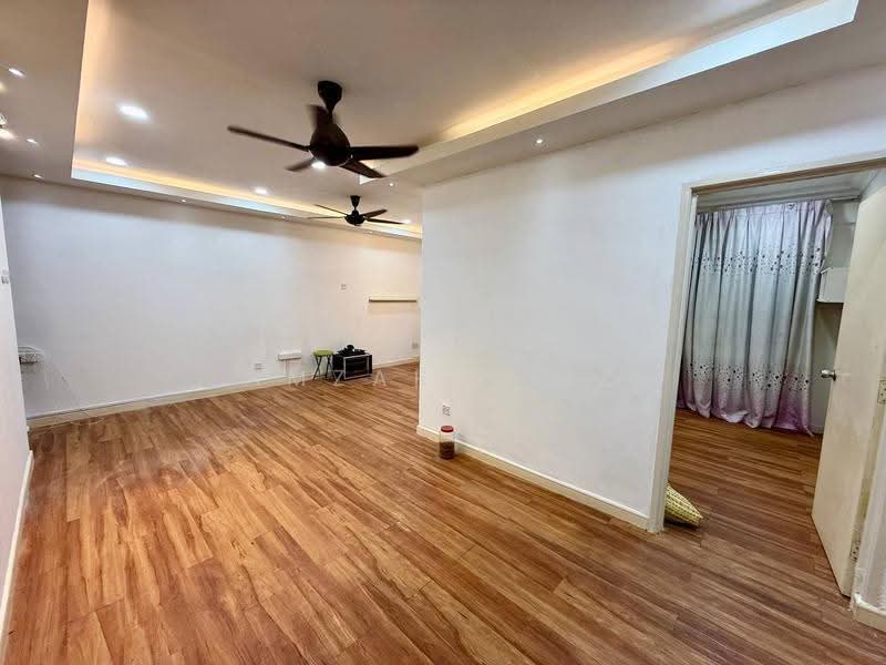 Apartment for Sale at Vista Pinggiran Apartment - Amzar Faiz - Living Room - PropertyGuru.com.my