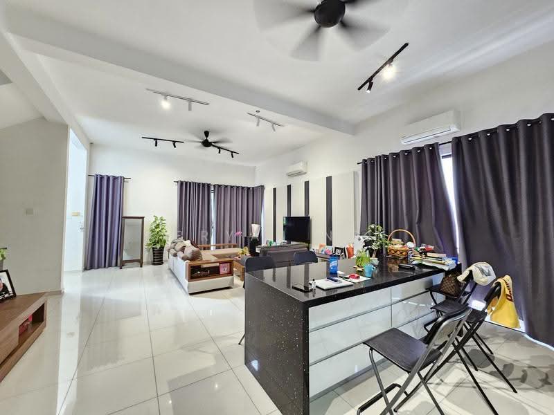 Rumah Berkembar untuk Dijual di Jade Hills (Kajang) - Bryan Ng - Living Room - PropertyGuru.com.my