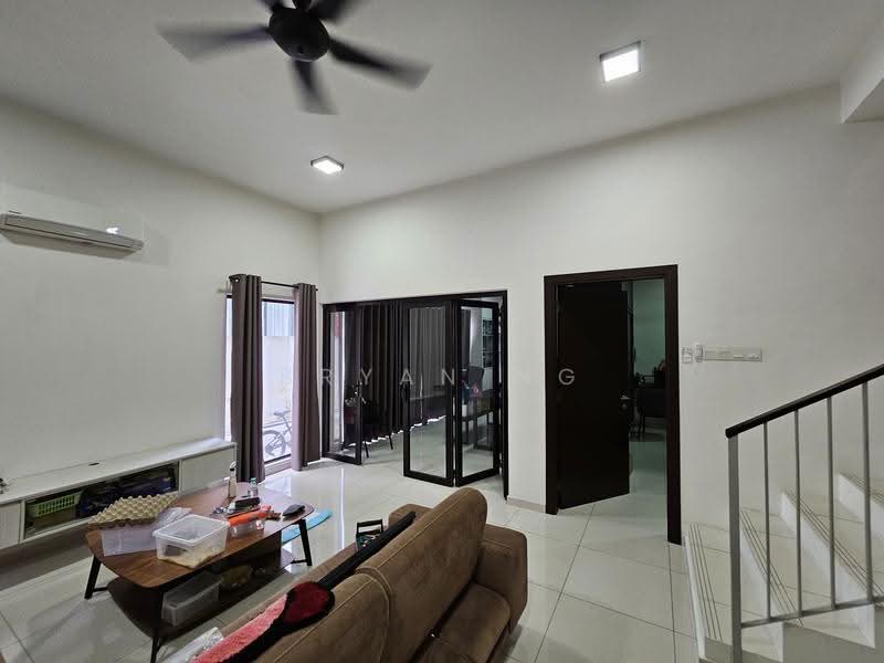 Rumah Berkembar untuk Dijual di Jade Hills (Kajang) - Bryan Ng - Living Room - PropertyGuru.com.my