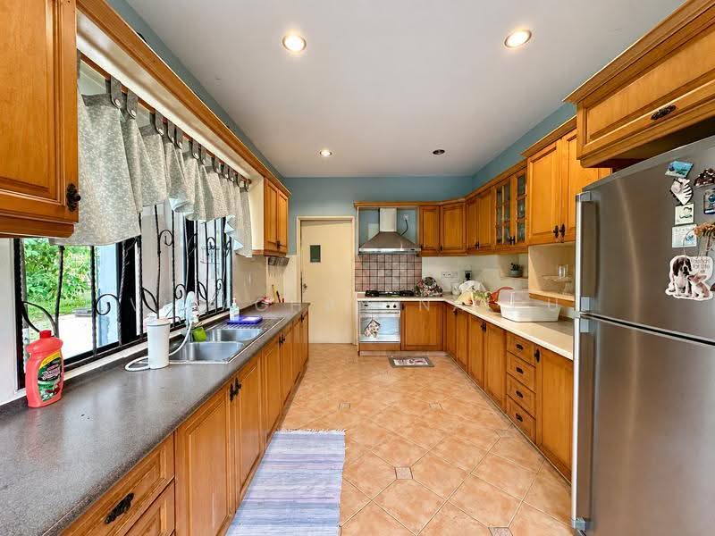 Bungalow House for Sale in Rawang (Selangor) - Visaghan Naidu - Kitchen - PropertyGuru.com.my
