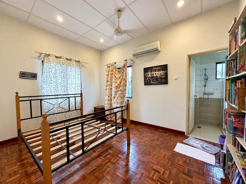 Bungalow House for Sale in Rawang (Selangor) - Visaghan Naidu - Bedroom - PropertyGuru.com.my