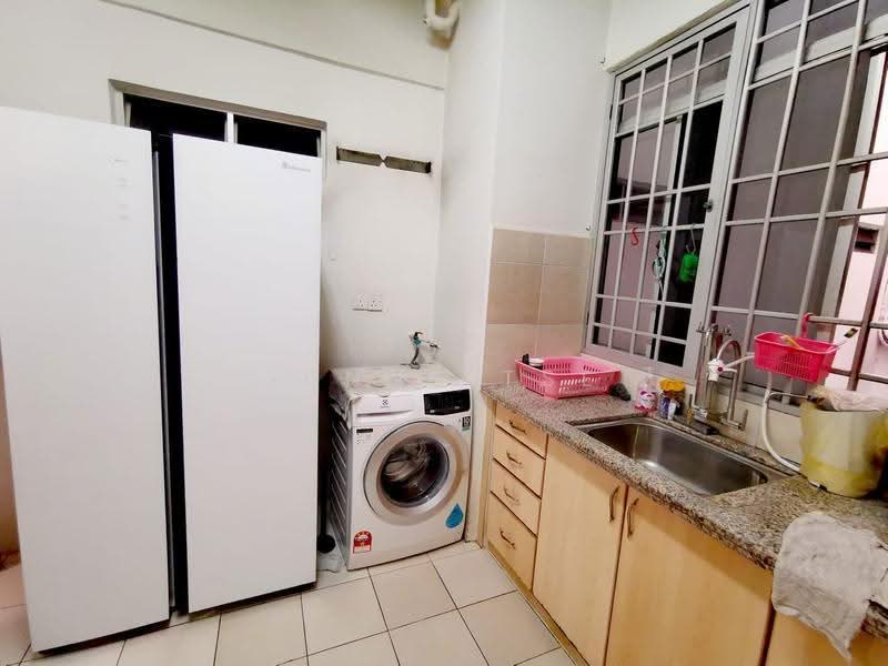 Condominium for Rent at Putra Place Condominium - Sunny Tse - Kitchen - PropertyGuru.com.my