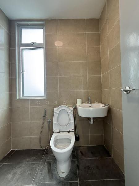 Kediaman Servis untuk Disewa di D'Lagoon - Cora Loh - Bathroom - PropertyGuru.com.my